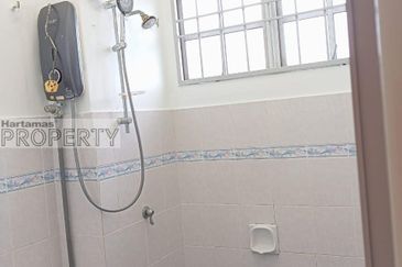 Renovated 2 storey terrace house facing field at Bandar Puteri Klang