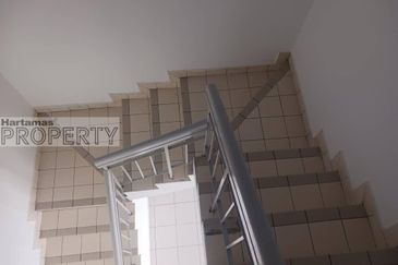 Renovated 2 storey terrace house facing field at Bandar Puteri Klang