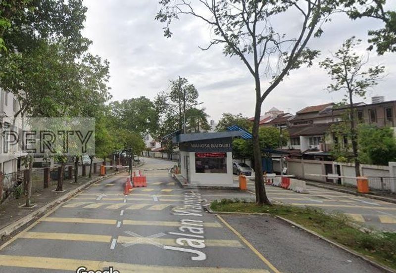 Well kept 2 1/2 Storey House, Taman Wangsa Baiduri for SALE