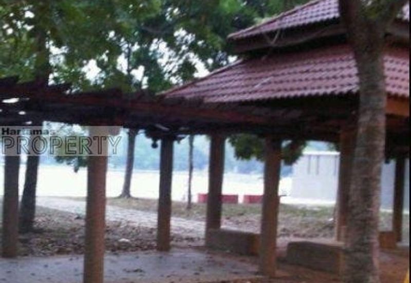 Well kept 2 1/2 Storey House, Taman Wangsa Baiduri for SALE