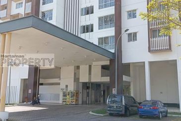 Renovated Seri Mutiara Apartment @ Setia Alam, Shah Alam for SALE
