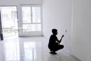 Rumah Teres Setingkat @ Taman Salak Kasturi, Sepang untuk dijual