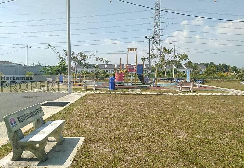 Rumah Teres Setingkat @ Taman Salak Kasturi, Sepang untuk dijual