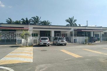 Rumah Teres Setingkat @ Taman Salak Kasturi, Sepang untuk dijual