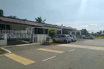 Rumah Teres Setingkat @ Taman Salak Kasturi, Sepang untuk dijual