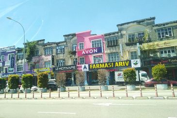 Teluk Pulai Commercial Center