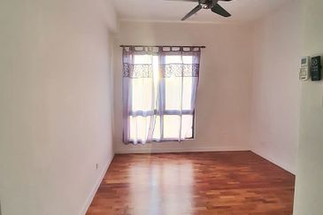 UPPERVILLE @ 16 Quartz Melawati