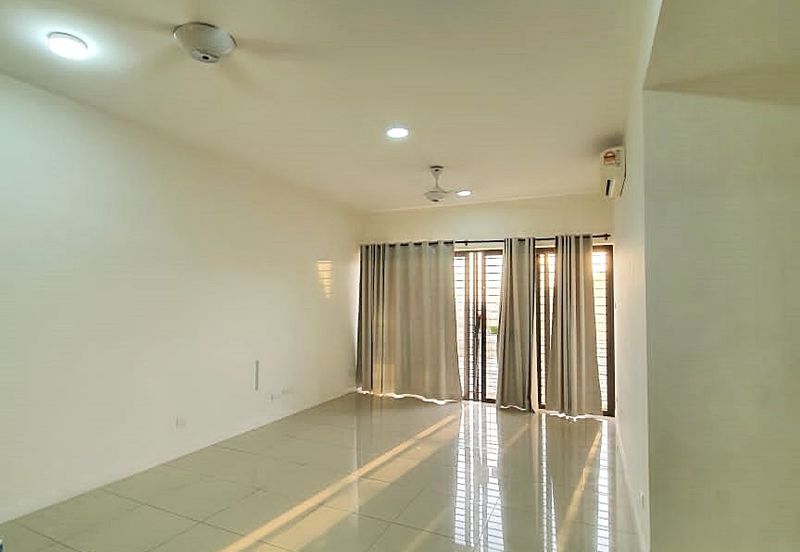 UPPERVILLE @ 16 Quartz Melawati