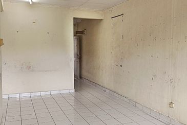 SD 2 APARTMENT BANDAR SRI DAMANSARA FOR SALE