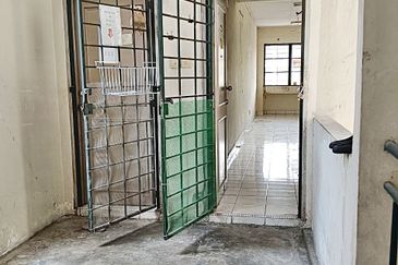 SD 2 APARTMENT BANDAR SRI DAMANSARA FOR SALE