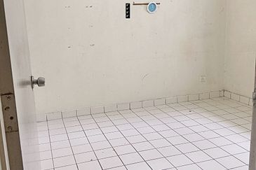 SD 2 APARTMENT BANDAR SRI DAMANSARA FOR SALE