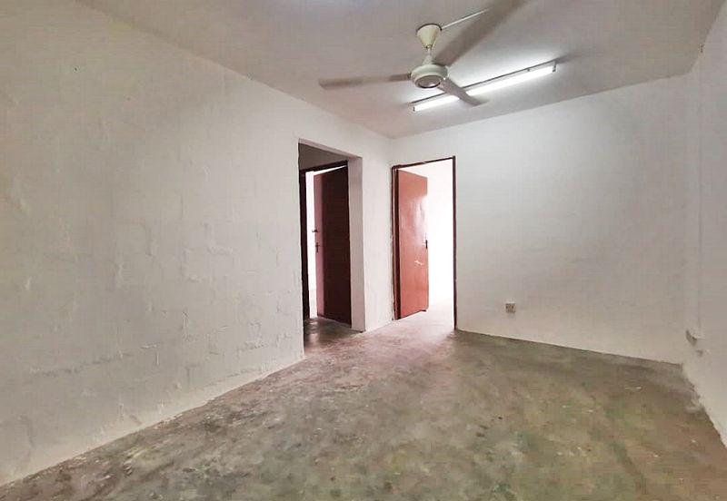 Flat Pandan Jaya Blok L13