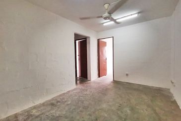 Flat Pandan Jaya Blok L13