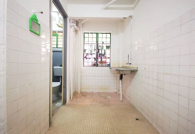 Flat Pandan Jaya Blok L13