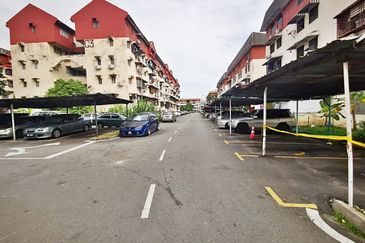 Flat Pandan Jaya Blok L13