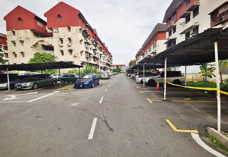 Flat Pandan Jaya Blok L13