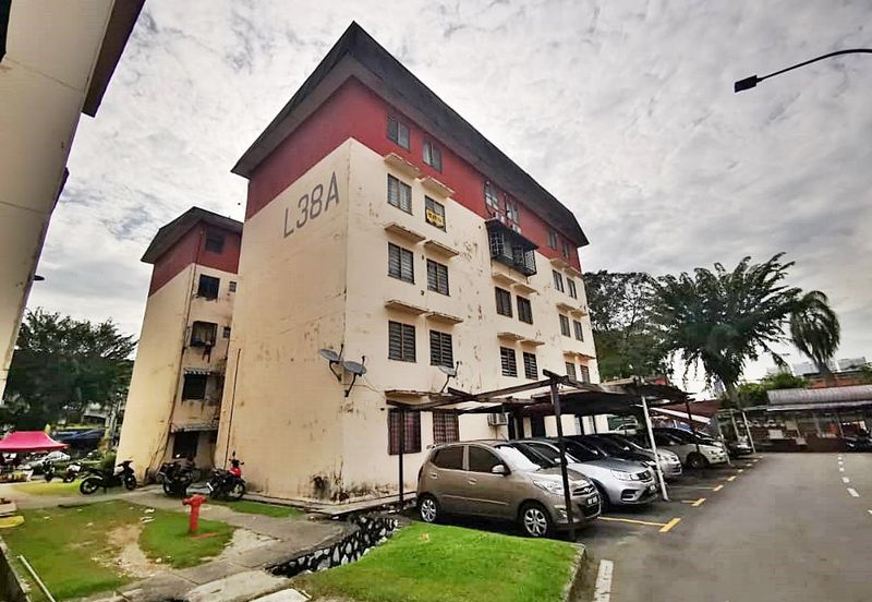 Flat Pandan Jaya Blok L13