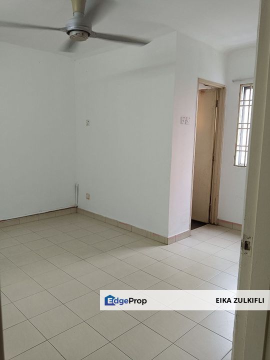 Taman Medan Jaya Apartment, Block I, Lower Floor For Sale , Selangor, Petaling Jaya