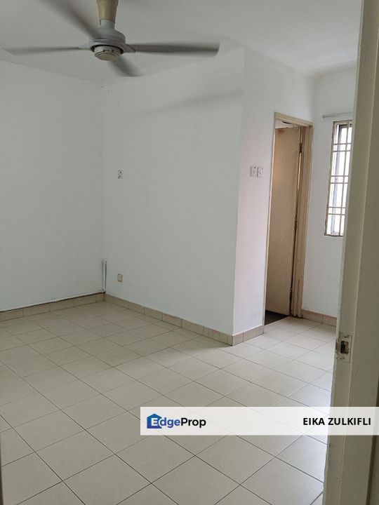 Taman Medan Jaya Apartment, Block I, Lower Floor For Sale , Selangor, Petaling Jaya