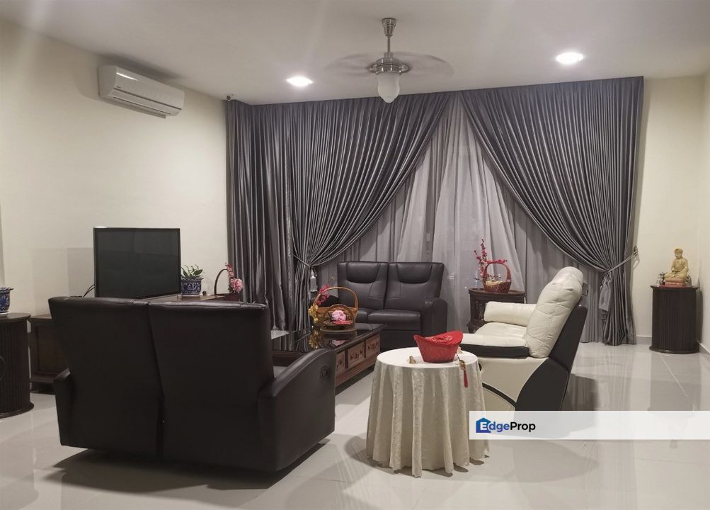 Semi-Detached Landed House For Sales: Cheras Bandar Sungai Long 2.5 Storey Semi-Detached Renovated and Well Maintained, Selangor, Kajang