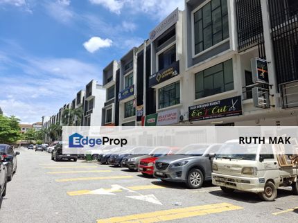 Facing main road - 3 stry shop office Bandar Bukit Puchong for sale , Selangor, Puchong