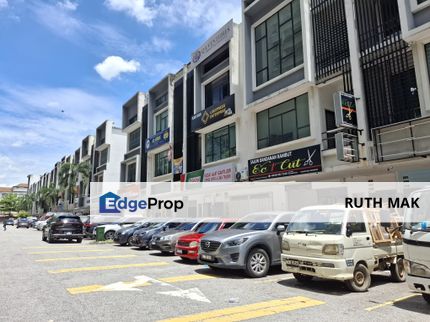 2 adjoining units of shop office facing main road for sale at Bandar Bukit Puchong , Selangor, Puchong