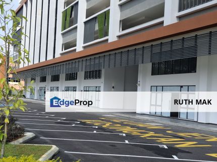 Facing main road shop /retail space for rent at Puchong Utama , Selangor, Puchong