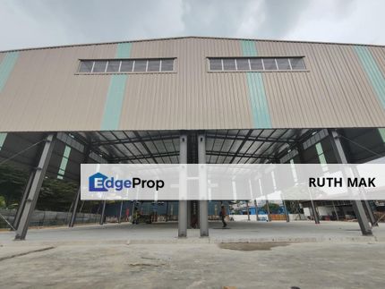 Warehouse suitable for pickle ball courts with ample car park spaces @ Puchong , Selangor, Puchong