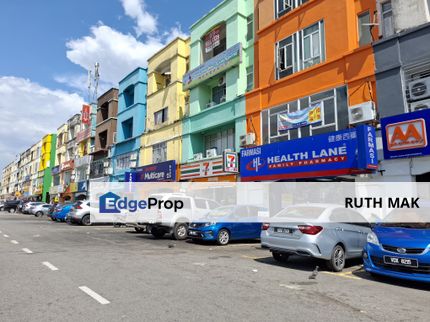 ROI 4.28% facing main road 4 stry shop office for sale, Selangor, Puchong