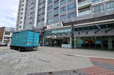 ROI 5.55% nett Sunway Greenfield shop