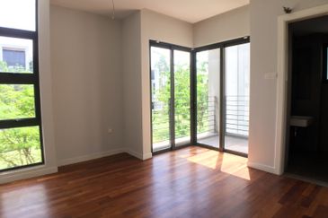 3.5-Storey Terrace for Sale Fields of Gold Villa Senja Taman Anggun Rawang