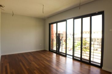 3.5-Storey Terrace for Sale Fields of Gold Villa Senja Taman Anggun Rawang