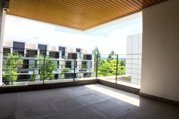 3.5-Storey Terrace for Sale Fields of Gold Villa Senja Taman Anggun Rawang