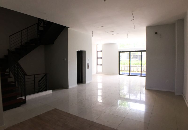 3.5-Storey Terrace for Sale Fields of Gold Villa Senja Taman Anggun Rawang