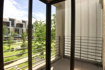 3.5-Storey Terrace for Sale Fields of Gold Villa Senja Taman Anggun Rawang