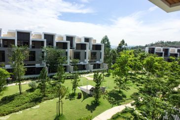 3.5-Storey Terrace for Sale Fields of Gold Villa Senja Taman Anggun Rawang