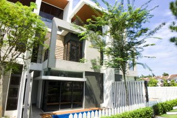 3.5-Storey Terrace for Sale Fields of Gold Villa Senja Taman Anggun Rawang