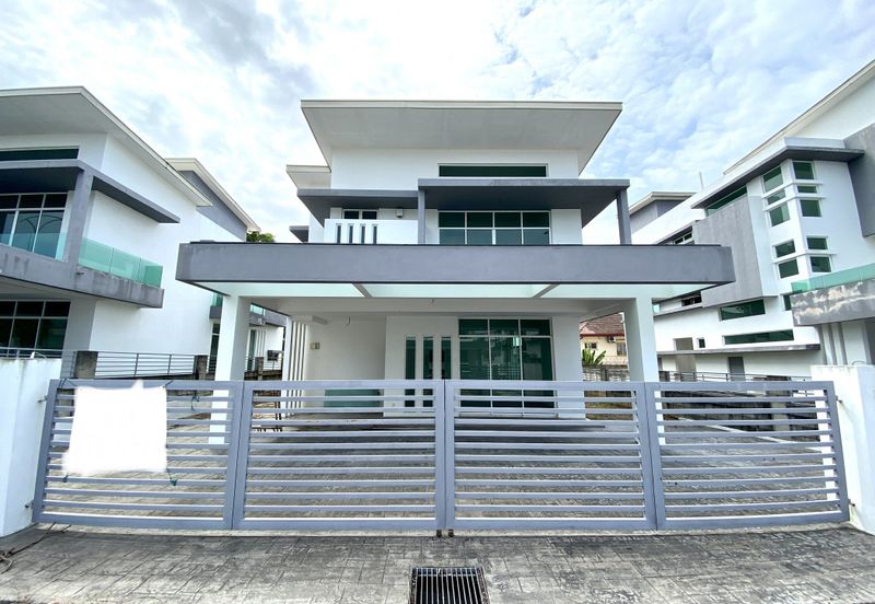 2-Storey End-lot Bungalow for Sale Ivory Heights Desa 8 Bandar Country Homes, Rawang