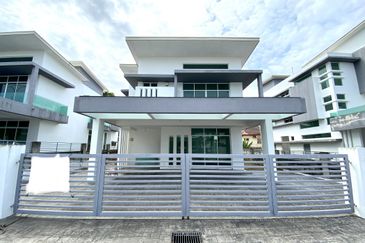 2-Storey End-lot Bungalow for Sale Ivory Heights Desa 8 Bandar Country Homes, Rawang