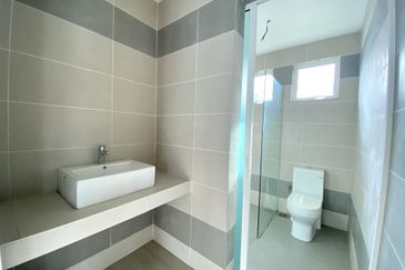 2-Storey End-lot Bungalow for Sale Ivory Heights Desa 8 Bandar Country Homes, Rawang