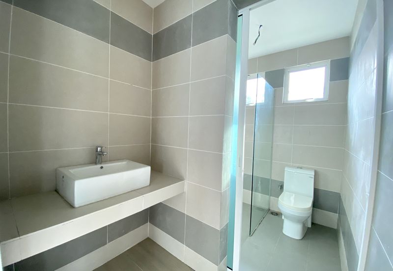 2-Storey End-lot Bungalow for Sale Ivory Heights Desa 8 Bandar Country Homes, Rawang