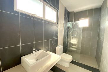 2-Storey End-lot Bungalow for Sale Ivory Heights Desa 8 Bandar Country Homes, Rawang