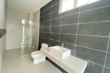 2-Storey End-lot Bungalow for Sale Ivory Heights Desa 8 Bandar Country Homes, Rawang