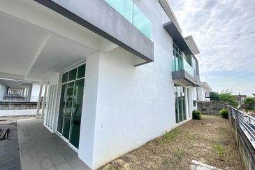 2-Storey End-lot Bungalow for Sale Ivory Heights Desa 8 Bandar Country Homes, Rawang