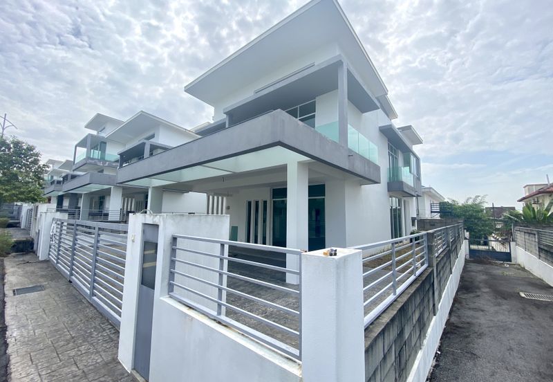 2-Storey End-lot Bungalow for Sale Ivory Heights Desa 8 Bandar Country Homes, Rawang