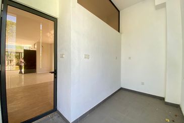 3.5-Storey End-lot Terrace for Sale Fields of Gold Villa Senja Rawang, Rawang