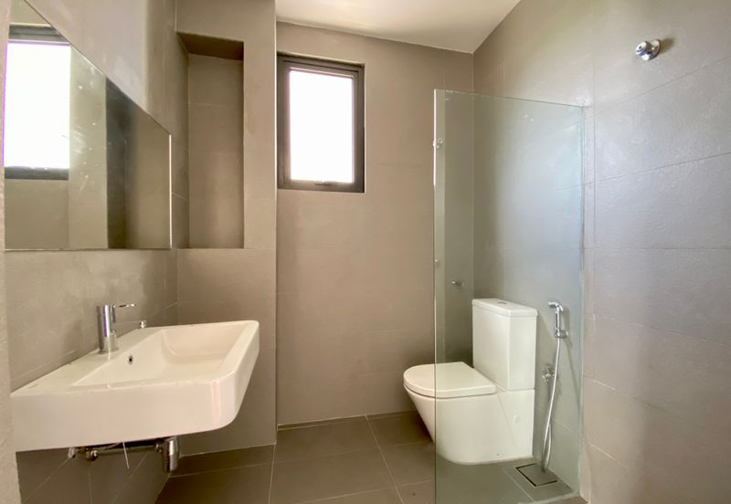 3.5-Storey End-lot Terrace for Sale Fields of Gold Villa Senja Rawang, Rawang