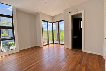 3.5-Storey End-lot Terrace for Sale Fields of Gold Villa Senja Rawang, Rawang