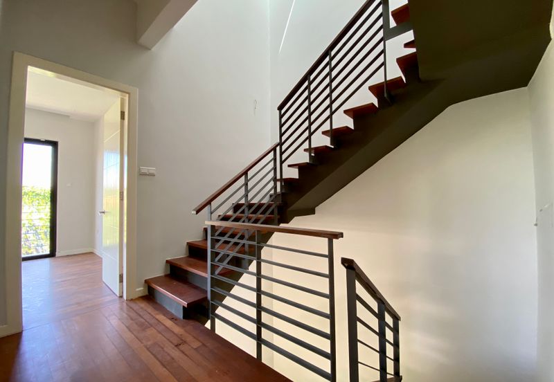 3.5-Storey End-lot Terrace for Sale Fields of Gold Villa Senja Rawang, Rawang