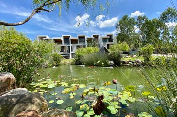 3.5-Storey End-lot Terrace for Sale Fields of Gold Villa Senja Rawang, Rawang